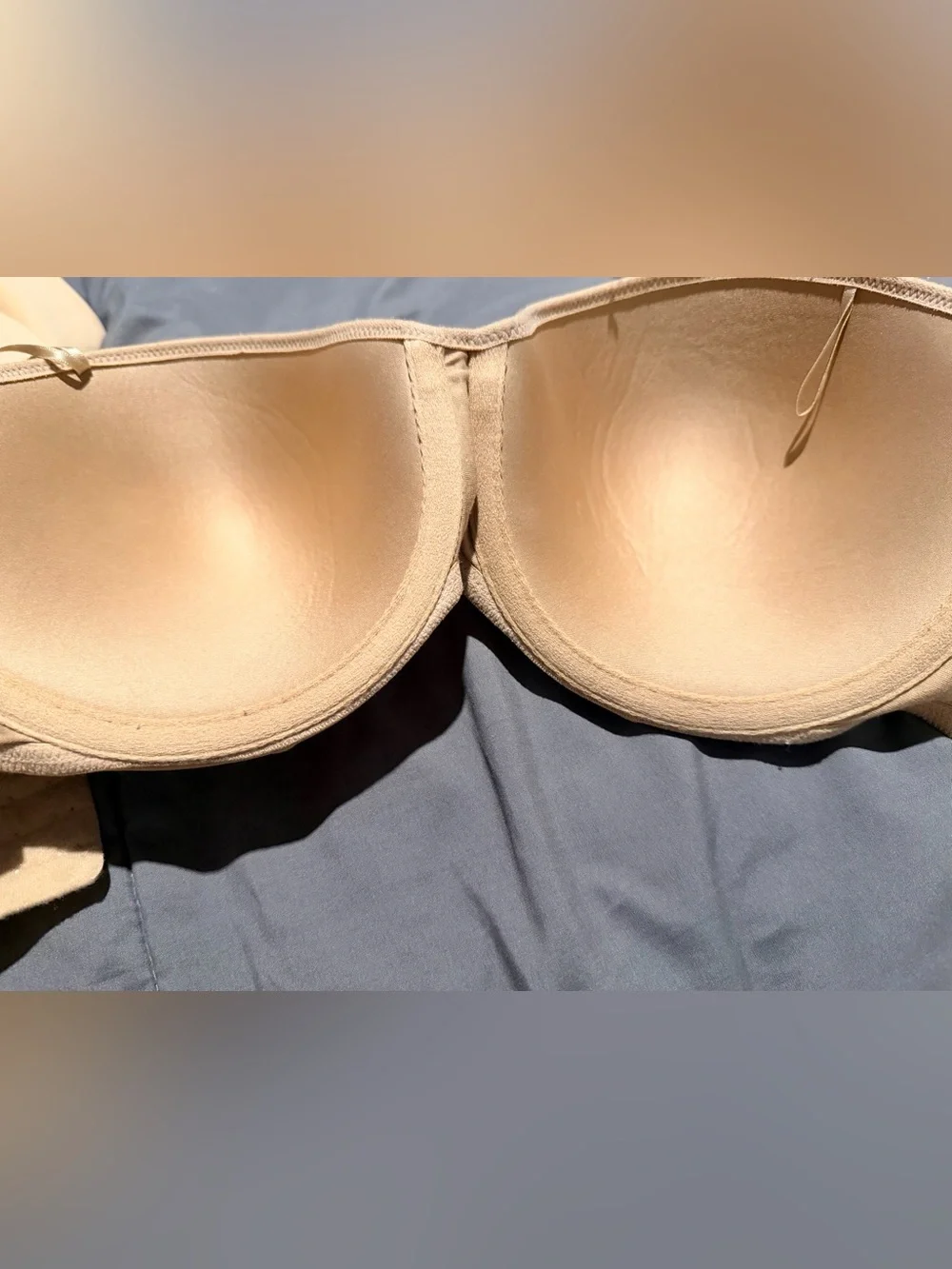 Seamless Nude Strapless Convertible Bra with Removable Straps